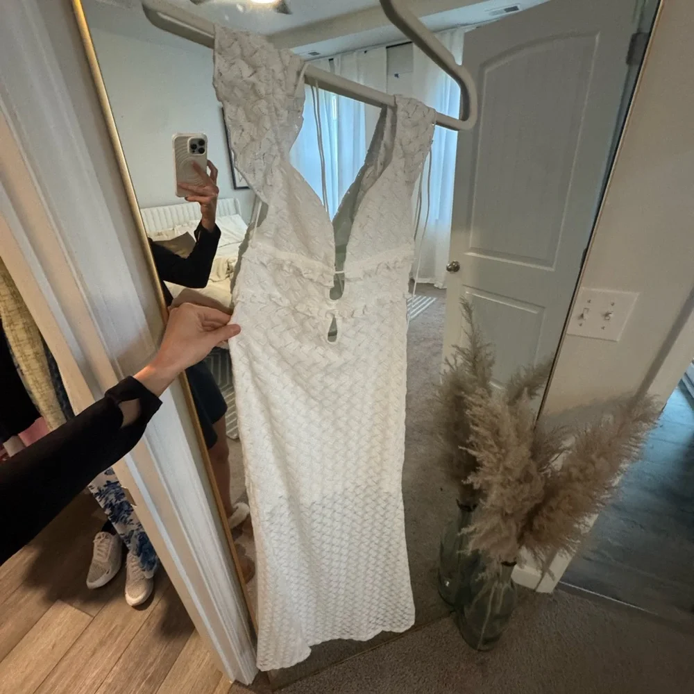 Commense White Lace Maxi Dress with Ruffle Straps - Picture 3 of 5